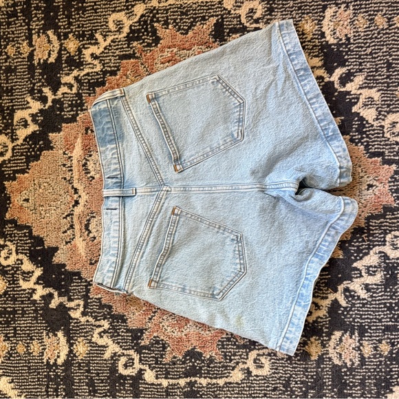 Abercrombie & Fitch the Dad Short Curve Love High-Rise Denim Shorts - Picture 4 of 8